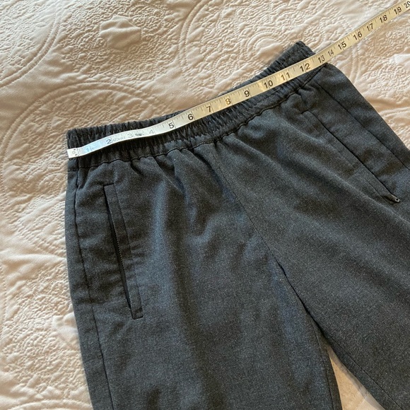 Banana Republic Gray jogger style pull on dress pants! EUC - Picture 6 of 10